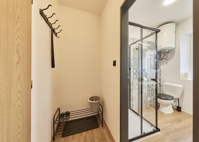 4 By Interhome